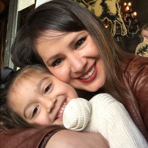 Meet your Posher, Dee